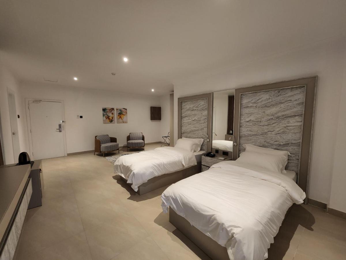 Imperial Suites Hotel Манама Екстер'єр фото