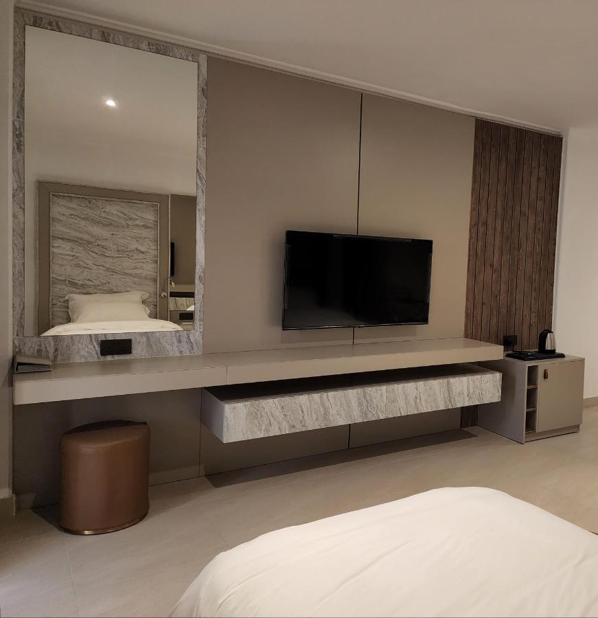 Imperial Suites Hotel Манама Екстер'єр фото