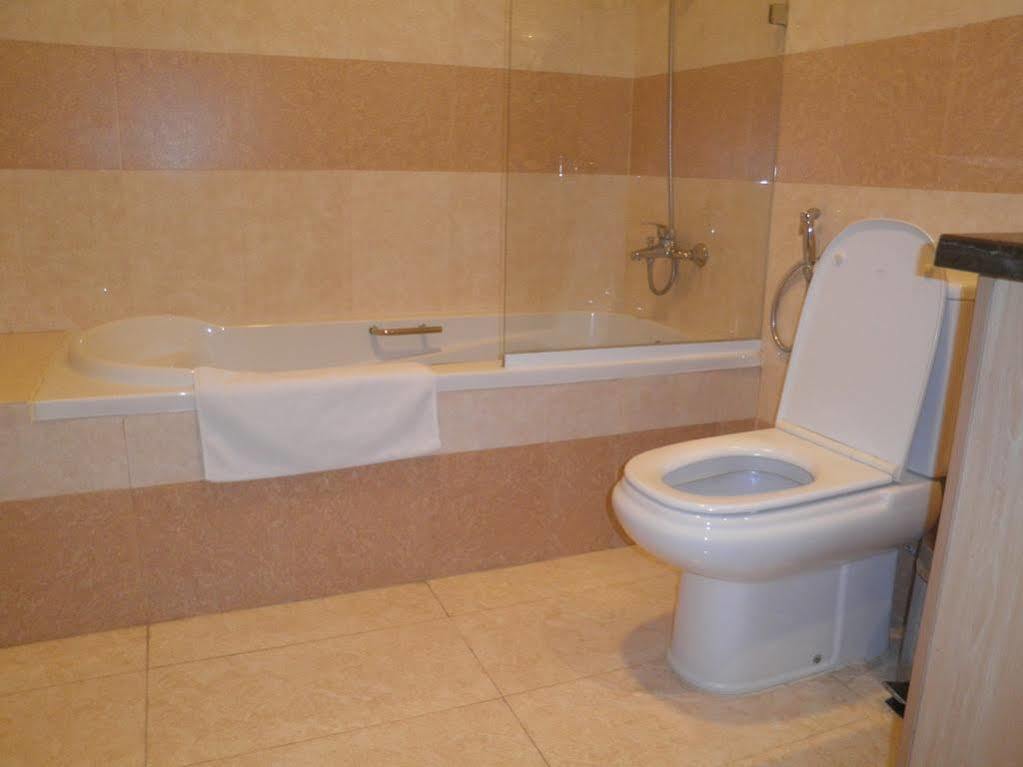 Imperial Suites Hotel Манама Екстер'єр фото