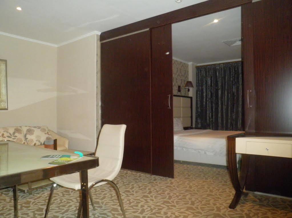 Imperial Suites Hotel Манама Екстер'єр фото