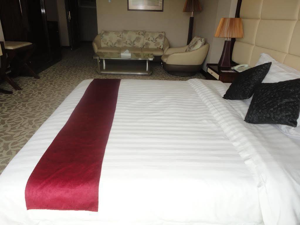 Imperial Suites Hotel Манама Екстер'єр фото
