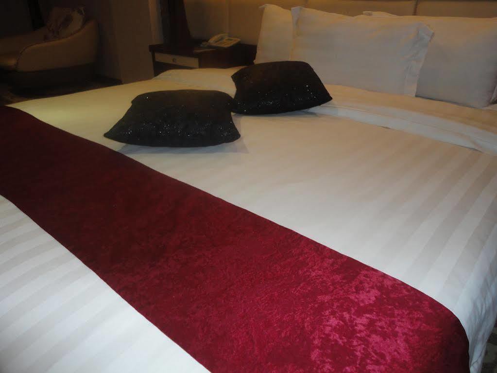 Imperial Suites Hotel Манама Екстер'єр фото