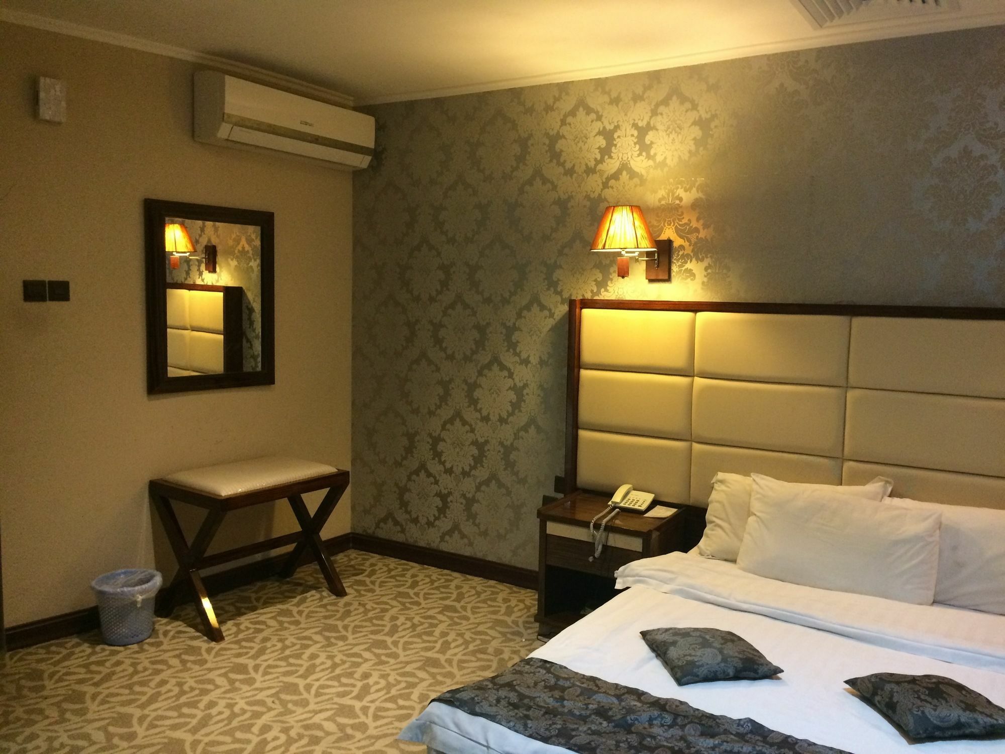 Imperial Suites Hotel Манама Екстер'єр фото