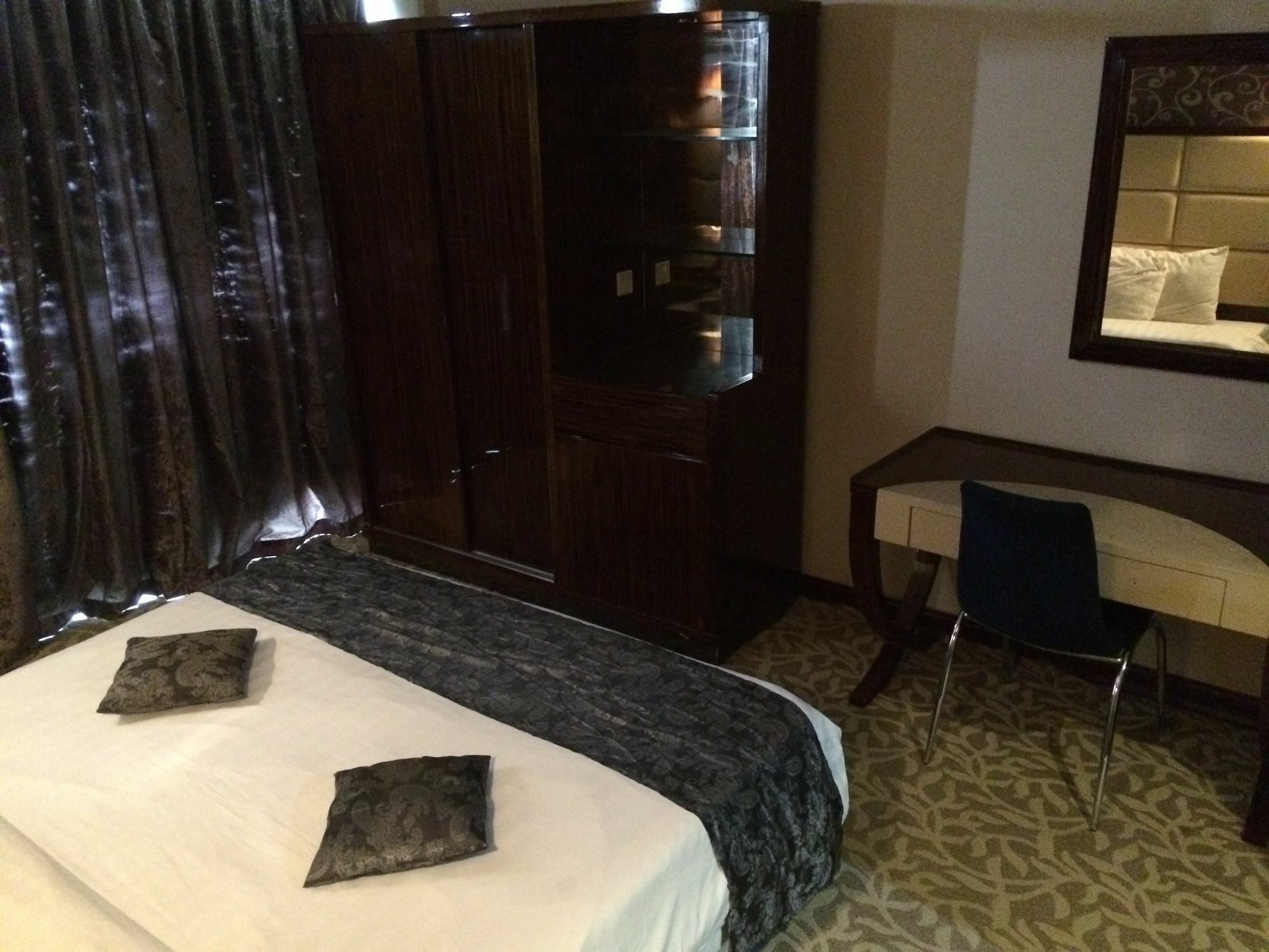 Imperial Suites Hotel Манама Екстер'єр фото